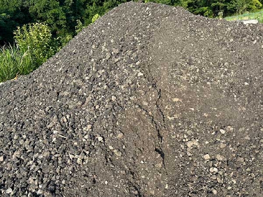 アスファルト切削（アスファルトを40mm以下に砕いたもの）